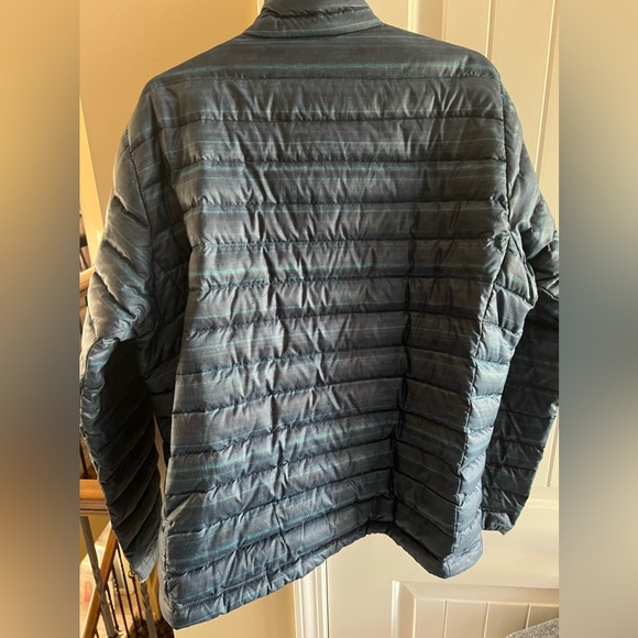 COPY - Patagonia Down Sweater - Picture 4 of 4